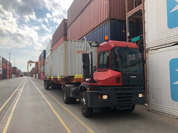 First Container Terminal And Petrolesport Add New Terminal Tractors And Semi Trailers To Handling Equipment Fleet Global Ports